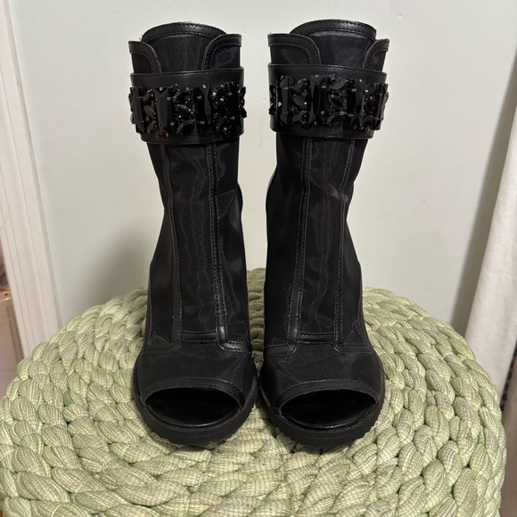 KARL LAGERFELD PARIS Blayze Black Mesh Beaded Heel Peep Toe Lug Sole Booties - Picture 6 of 10